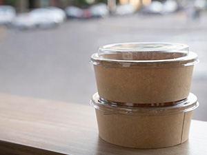 Бумажные контейнеры для салатов и горячего: как выбрать упаковку для формата take-away Бумажные контейнеры для салатов и горячего: как выбрать упаковку для формата take-away