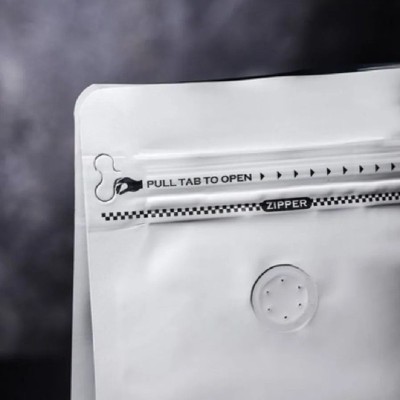 Пакет восьмишовный 110х250х60 мм, матовый с клапаном, белый